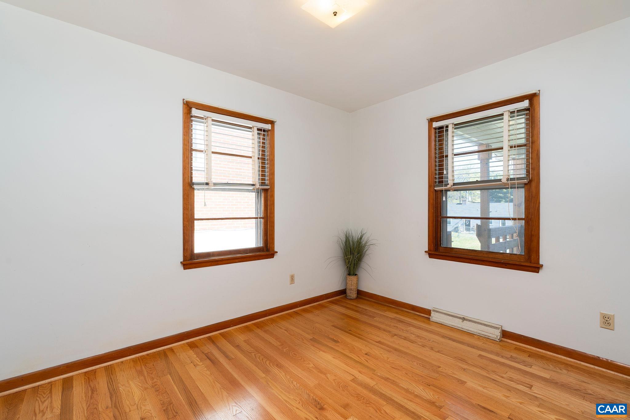 1005 BAYLOR ST, STAUNTON, Virginia 24401, 2 Bedrooms Bedrooms, ,1 BathroomBathrooms,Residential,1005 BAYLOR ST,683297 MLS # 683297