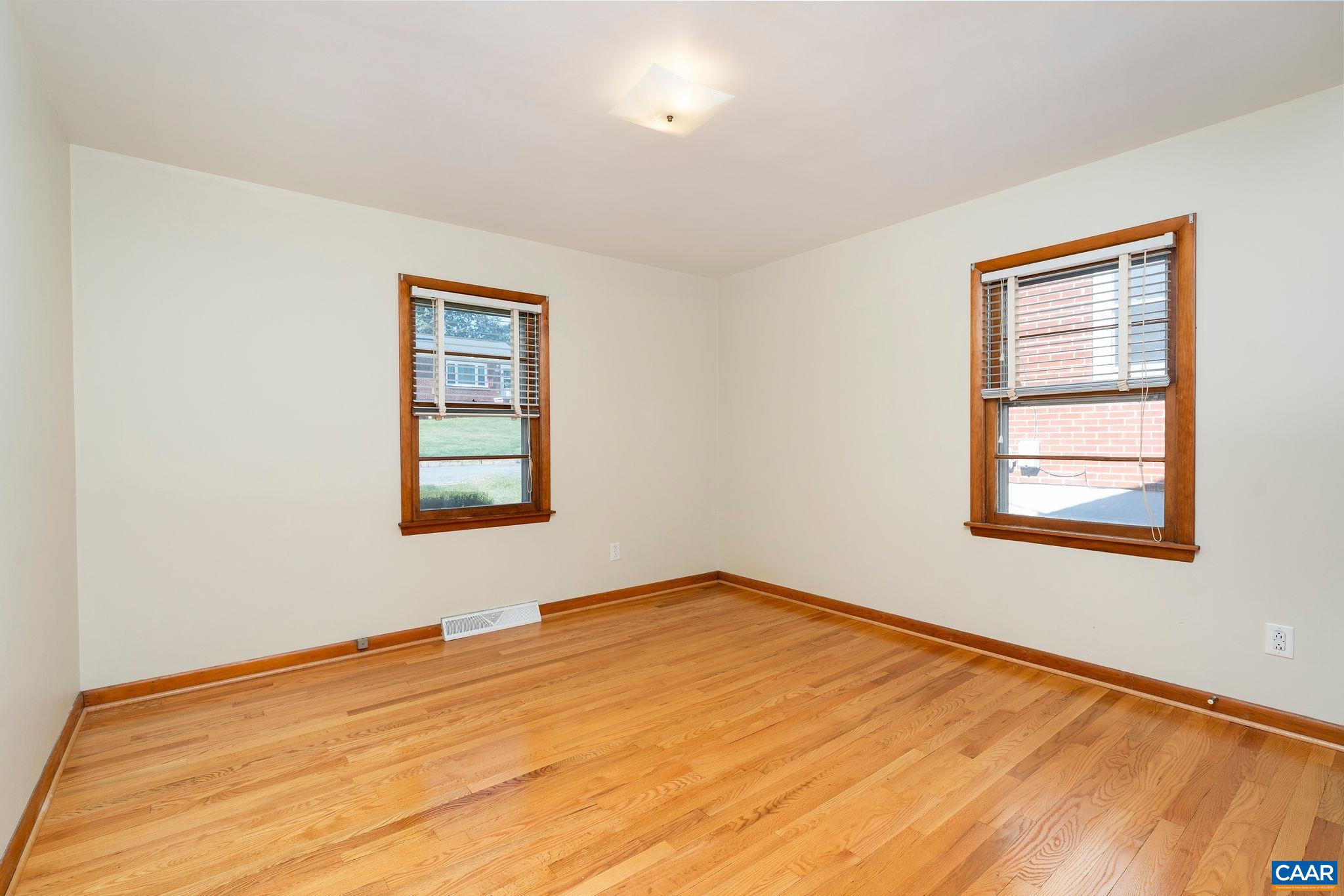 1005 BAYLOR ST, STAUNTON, Virginia 24401, 2 Bedrooms Bedrooms, ,1 BathroomBathrooms,Residential,1005 BAYLOR ST,683297 MLS # 683297