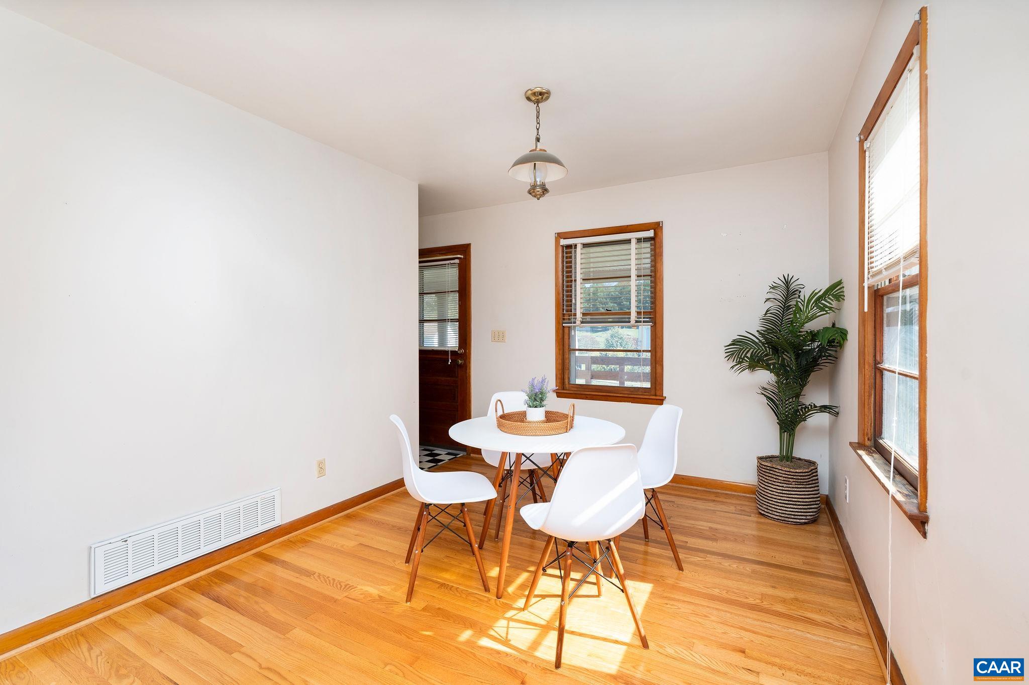 1005 BAYLOR ST, STAUNTON, Virginia 24401, 2 Bedrooms Bedrooms, ,1 BathroomBathrooms,Residential,1005 BAYLOR ST,683297 MLS # 683297