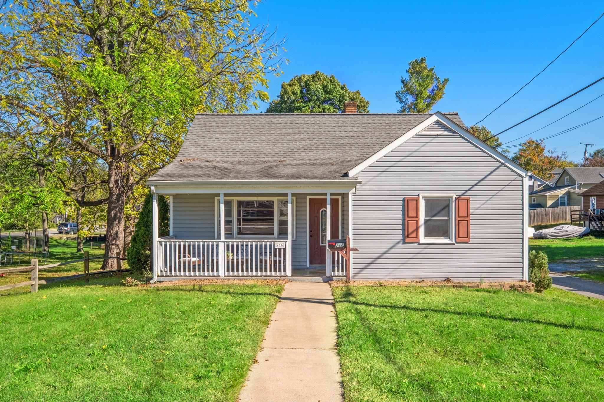 715 BRIDGE AVE, WAYNESBORO, Virginia 22980, 3 Bedrooms Bedrooms, ,2 BathroomsBathrooms,Residential,Bridge Ave starter home,715 BRIDGE AVE,683307 MLS # 683307 715 BRIDGE AVE, WAYNESBORO, Virginia 22980, 3 Bedrooms Bedrooms, ,2 BathroomsBathrooms,Residential,Bridge Ave starter home,715 BRIDGE AVE,683307 MLS # 683307