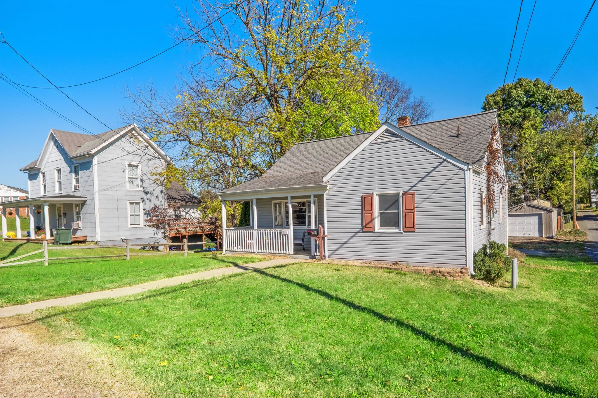 715 BRIDGE AVE, WAYNESBORO, Virginia 22980, 3 Bedrooms Bedrooms, ,2 BathroomsBathrooms,Residential,Bridge Ave starter home,715 BRIDGE AVE,683307 MLS # 683307 715 BRIDGE AVE, WAYNESBORO, Virginia 22980, 3 Bedrooms Bedrooms, ,2 BathroomsBathrooms,Residential,Bridge Ave starter home,715 BRIDGE AVE,683307 MLS # 683307
