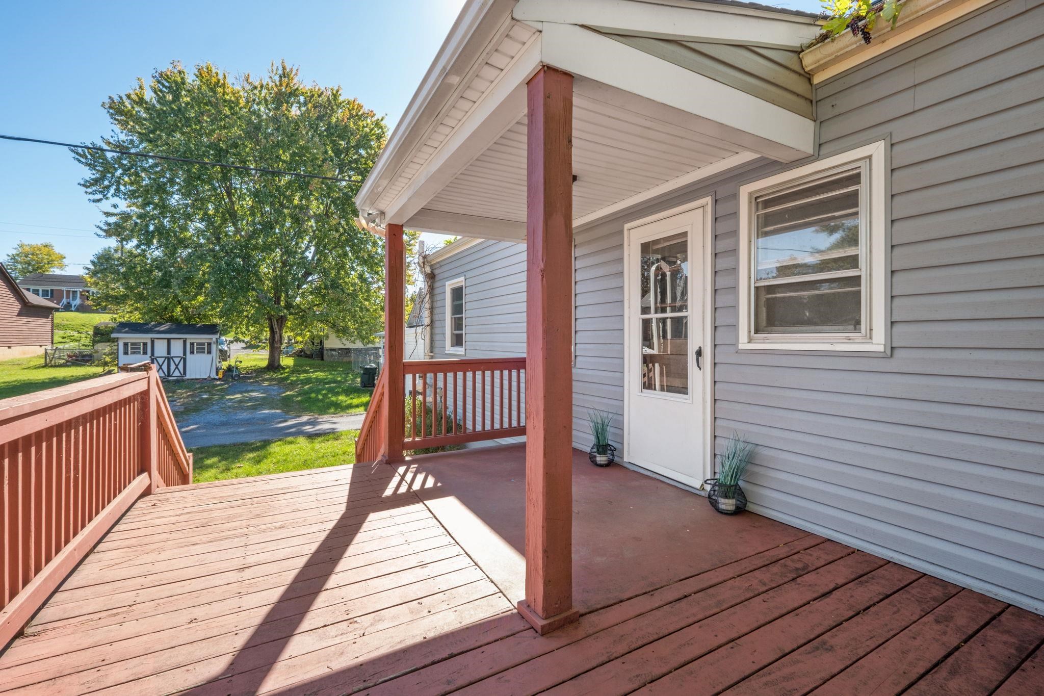 715 BRIDGE AVE, WAYNESBORO, Virginia 22980, 3 Bedrooms Bedrooms, ,2 BathroomsBathrooms,Residential,Bridge Ave starter home,715 BRIDGE AVE,683307 MLS # 683307 715 BRIDGE AVE, WAYNESBORO, Virginia 22980, 3 Bedrooms Bedrooms, ,2 BathroomsBathrooms,Residential,Bridge Ave starter home,715 BRIDGE AVE,683307 MLS # 683307