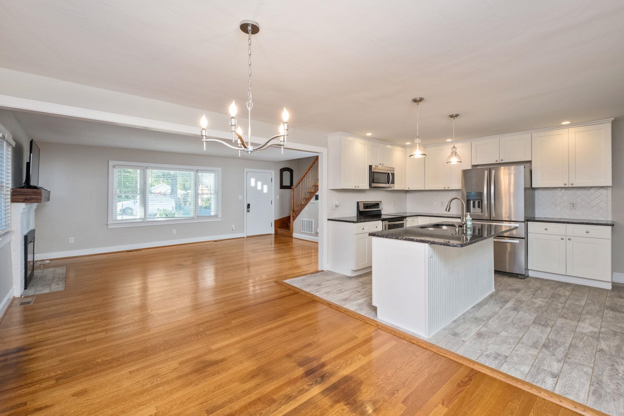411 HENDREN AVE, STAUNTON, Virginia 24401, 4 Bedrooms Bedrooms, ,2 BathroomsBathrooms,Residential,411 HENDREN AVE,683316 MLS # 683316