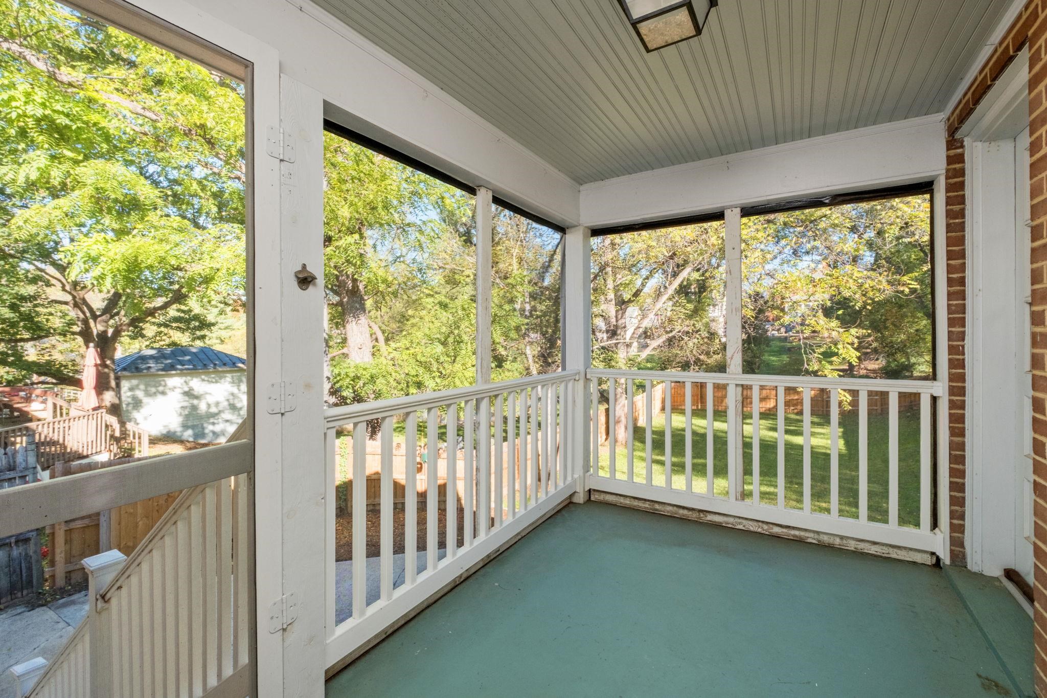 411 HENDREN AVE, STAUNTON, Virginia 24401, 4 Bedrooms Bedrooms, ,2 BathroomsBathrooms,Residential,411 HENDREN AVE,683316 MLS # 683316