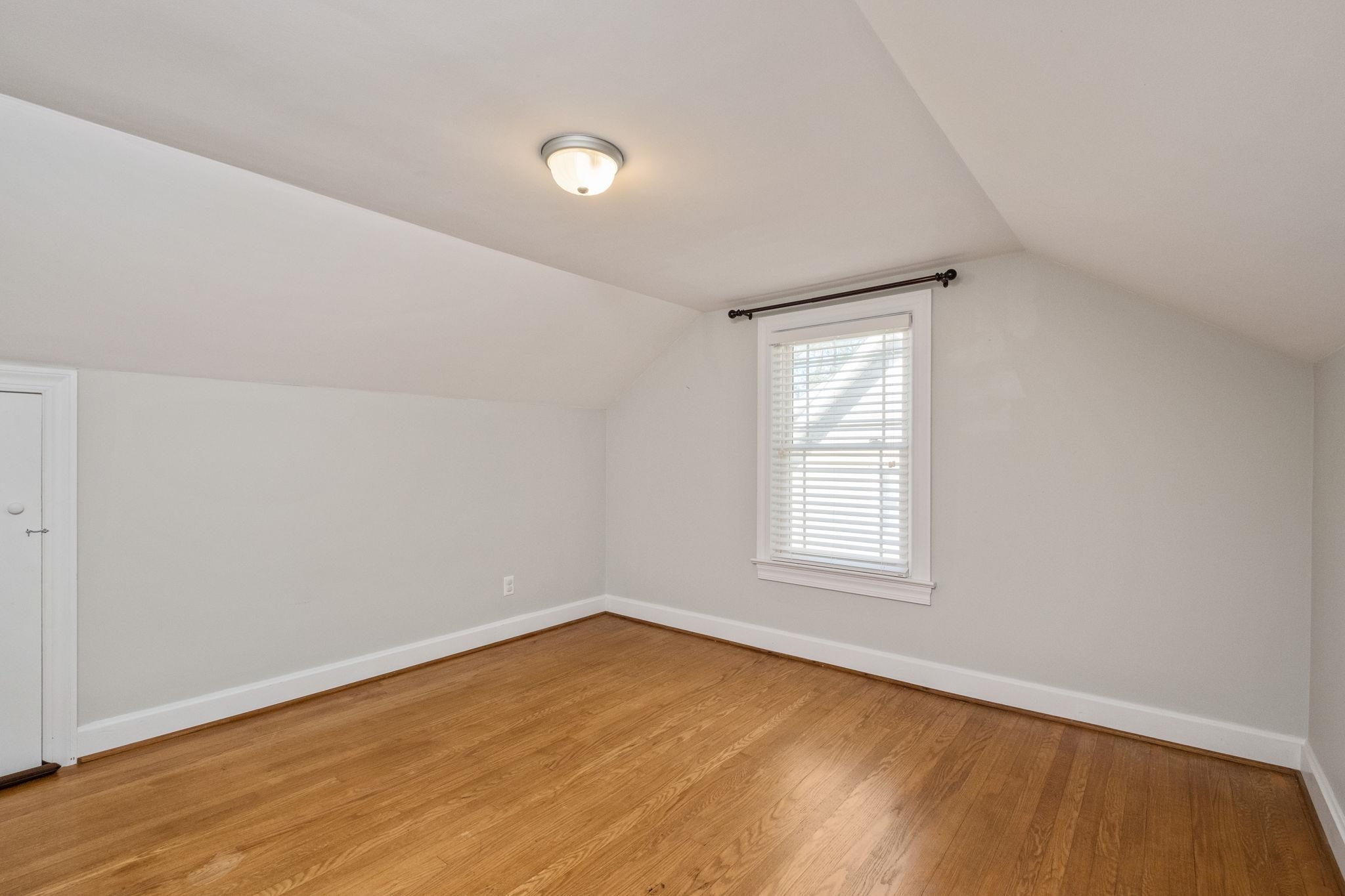 411 HENDREN AVE, STAUNTON, Virginia 24401, 4 Bedrooms Bedrooms, ,2 BathroomsBathrooms,Residential,411 HENDREN AVE,683316 MLS # 683316