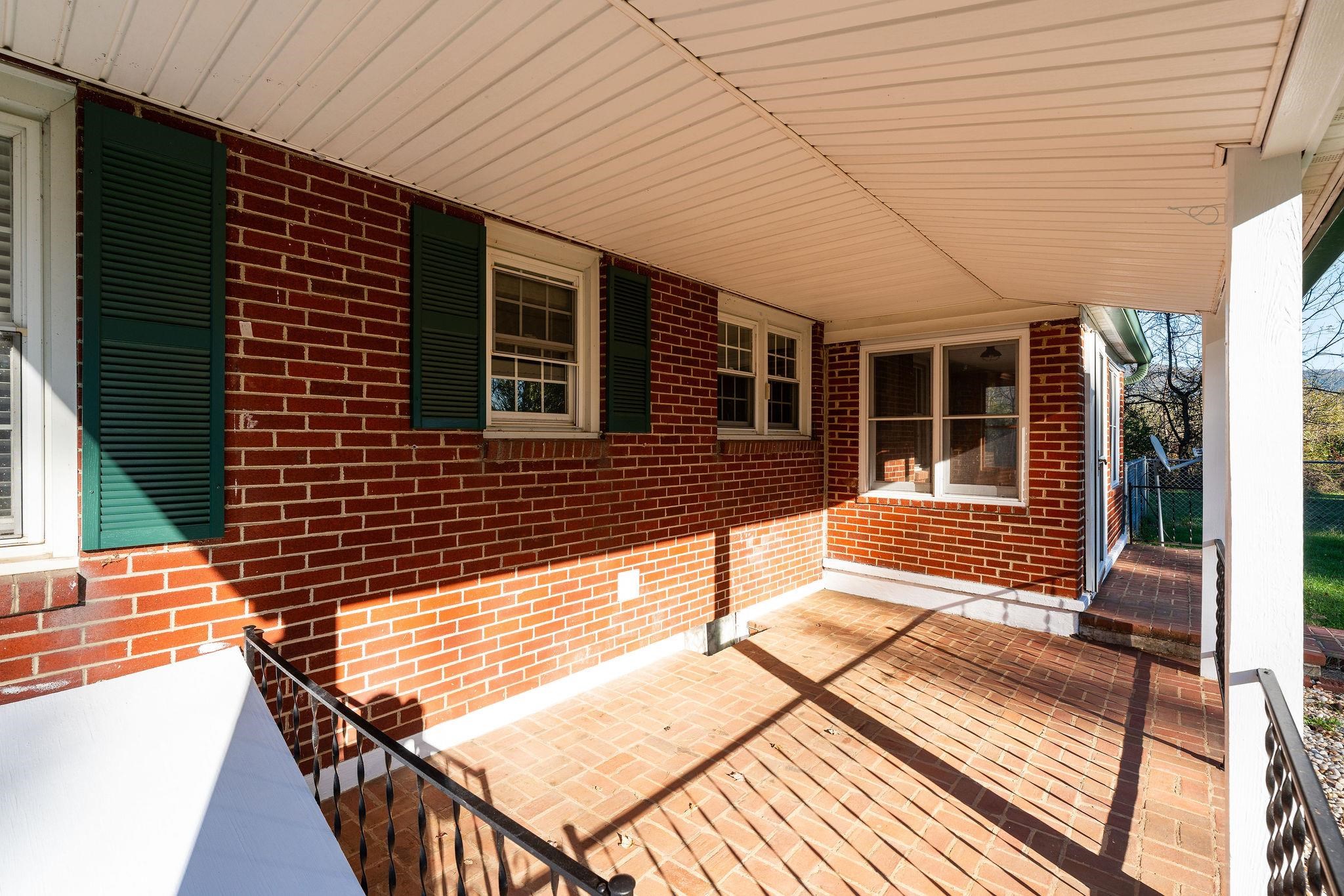 365 LOFTON RD, RAPHINE, Virginia 24472, 3 Bedrooms Bedrooms, ,1 BathroomBathrooms,Residential,365 LOFTON RD,683317 MLS # 683317