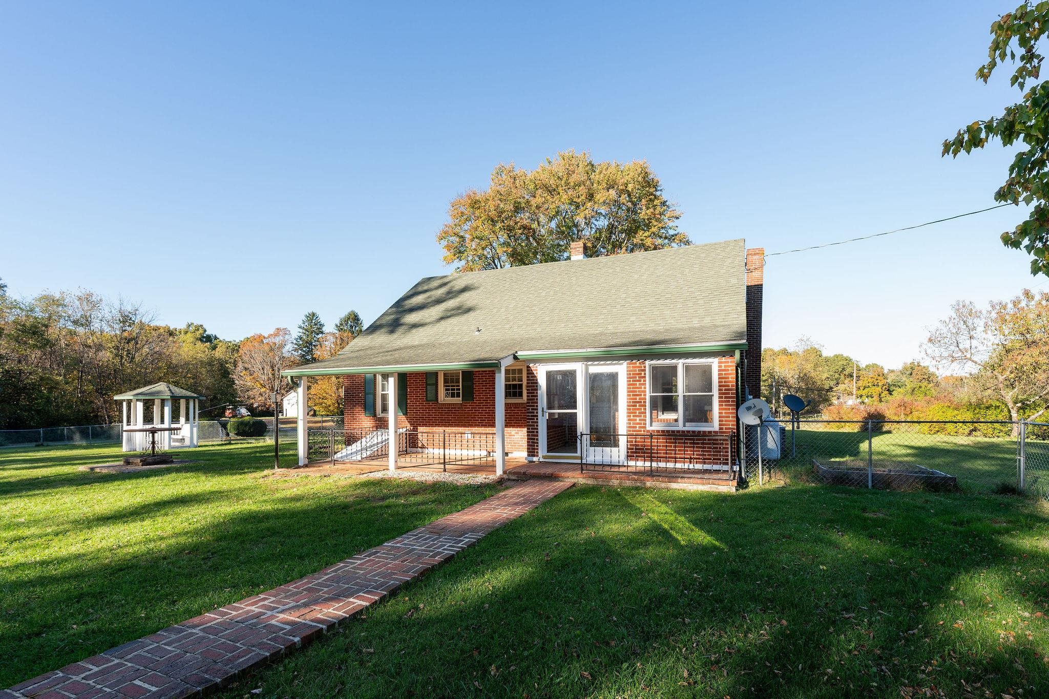 365 LOFTON RD, RAPHINE, Virginia 24472, 3 Bedrooms Bedrooms, ,1 BathroomBathrooms,Residential,365 LOFTON RD,683317 MLS # 683317