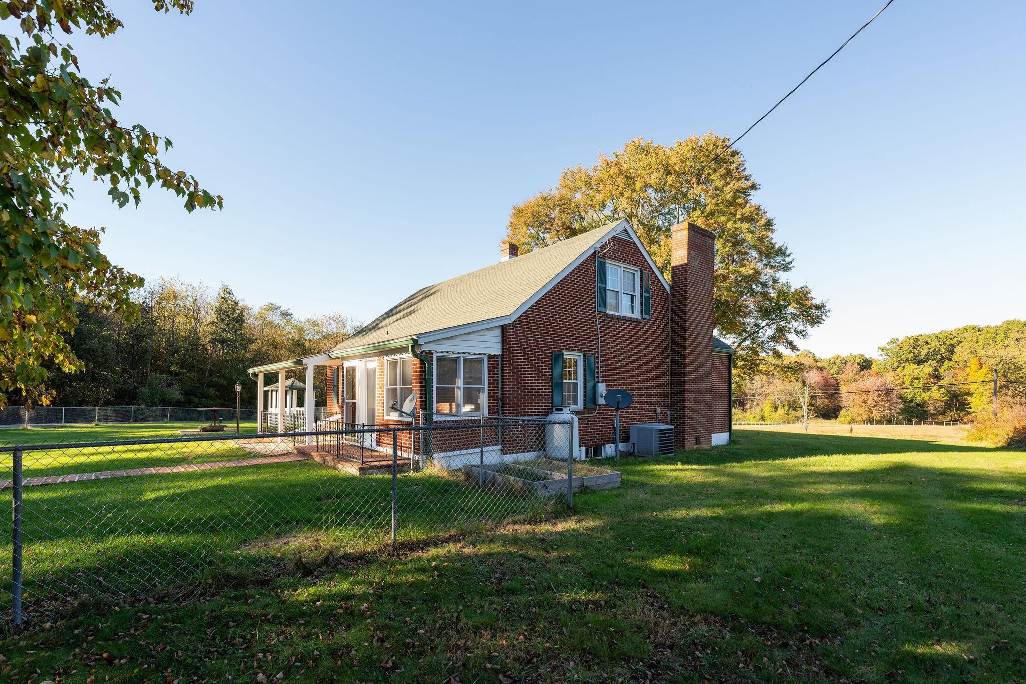 365 LOFTON RD, RAPHINE, Virginia 24472, 3 Bedrooms Bedrooms, ,1 BathroomBathrooms,Residential,365 LOFTON RD,683317 MLS # 683317