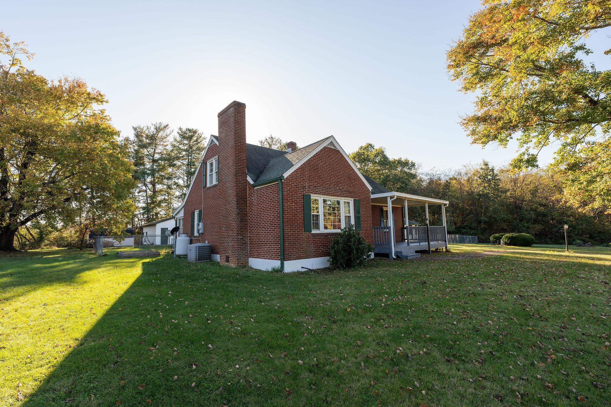 365 LOFTON RD, RAPHINE, Virginia 24472, 3 Bedrooms Bedrooms, ,1 BathroomBathrooms,Residential,365 LOFTON RD,683317 MLS # 683317