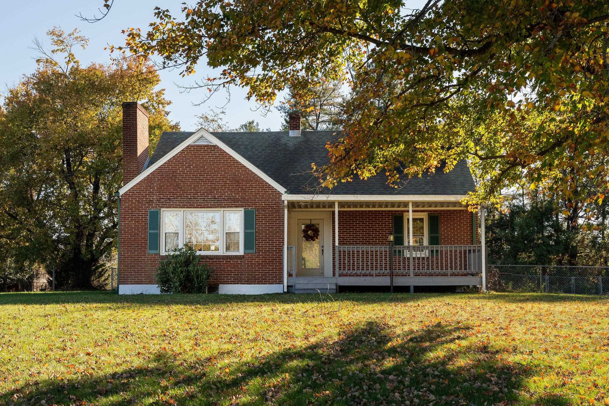 365 LOFTON RD, RAPHINE, Virginia 24472, 3 Bedrooms Bedrooms, ,1 BathroomBathrooms,Residential,365 LOFTON RD,683317 MLS # 683317