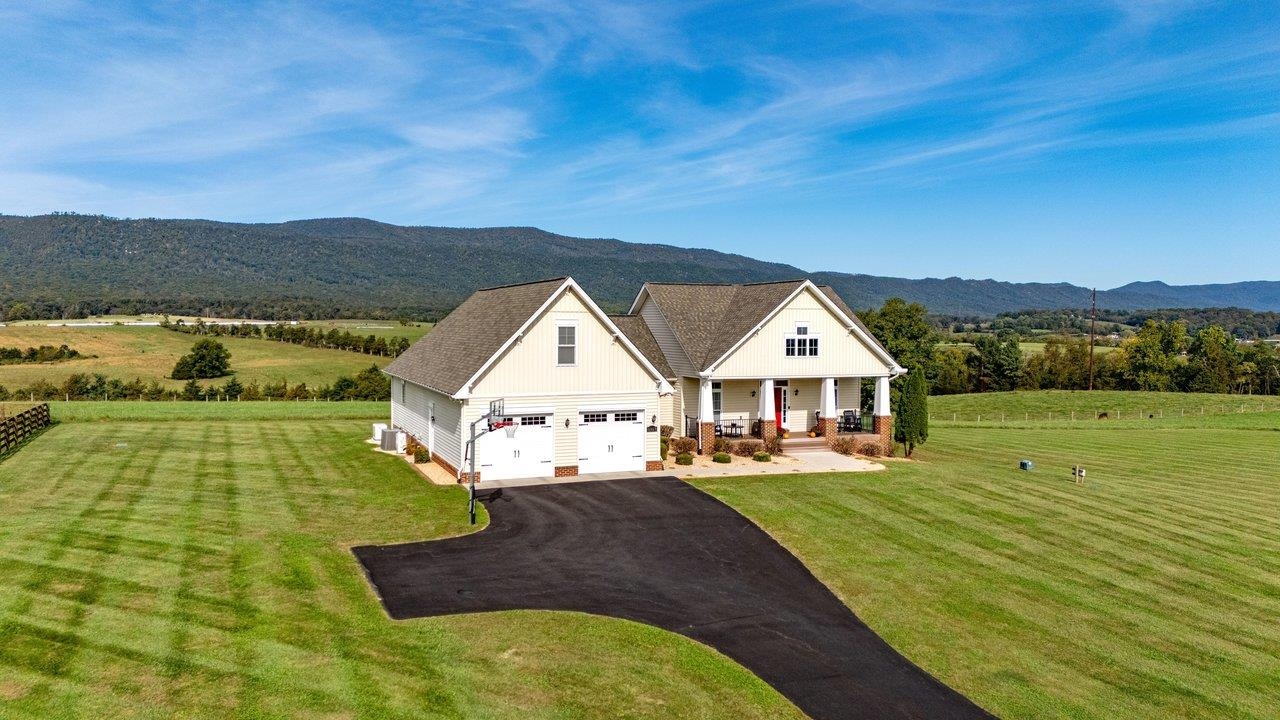 6869 EAST POINT RD, ELKTON, Virginia 22827, 4 Bedrooms Bedrooms, ,2 BathroomsBathrooms,Residential,6869 EAST POINT RD,683319 MLS # 683319 6869 EAST POINT RD, ELKTON, Virginia 22827, 4 Bedrooms Bedrooms, ,2 BathroomsBathrooms,Residential,6869 EAST POINT RD,683319 MLS # 683319