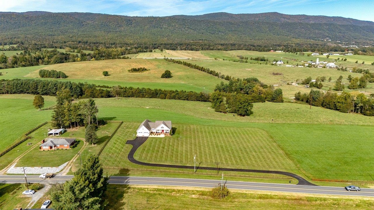 6869 EAST POINT RD, ELKTON, Virginia 22827, 4 Bedrooms Bedrooms, ,2 BathroomsBathrooms,Residential,6869 EAST POINT RD,683319 MLS # 683319 6869 EAST POINT RD, ELKTON, Virginia 22827, 4 Bedrooms Bedrooms, ,2 BathroomsBathrooms,Residential,6869 EAST POINT RD,683319 MLS # 683319