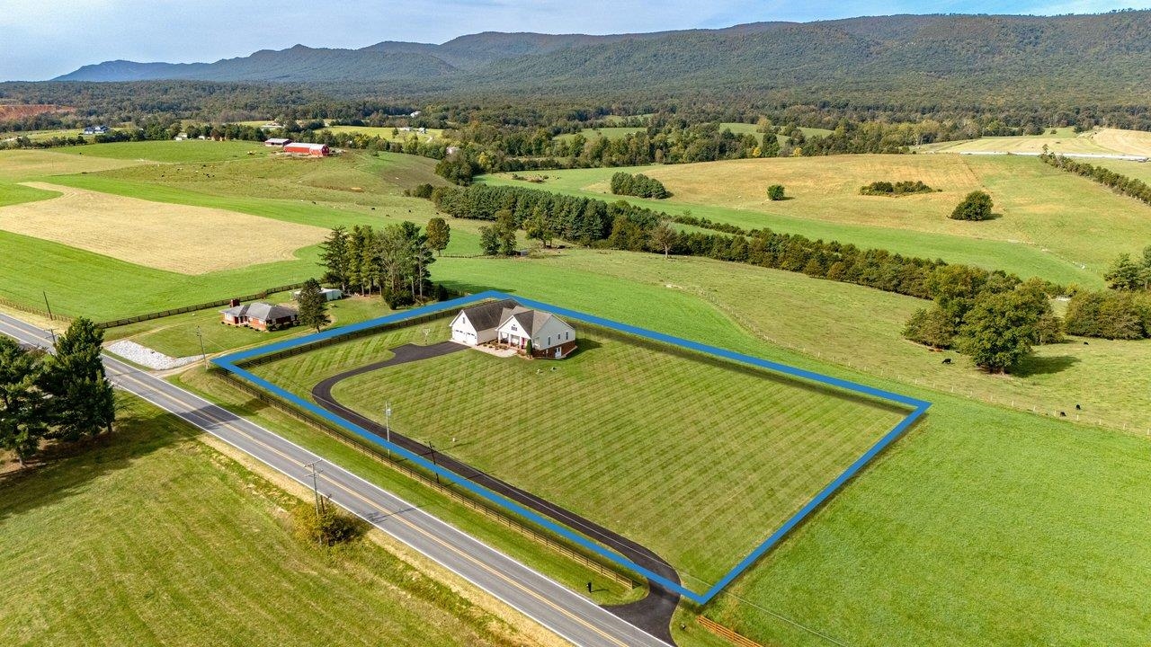 6869 EAST POINT RD, ELKTON, Virginia 22827, 4 Bedrooms Bedrooms, ,2 BathroomsBathrooms,Residential,6869 EAST POINT RD,683319 MLS # 683319 6869 EAST POINT RD, ELKTON, Virginia 22827, 4 Bedrooms Bedrooms, ,2 BathroomsBathrooms,Residential,6869 EAST POINT RD,683319 MLS # 683319