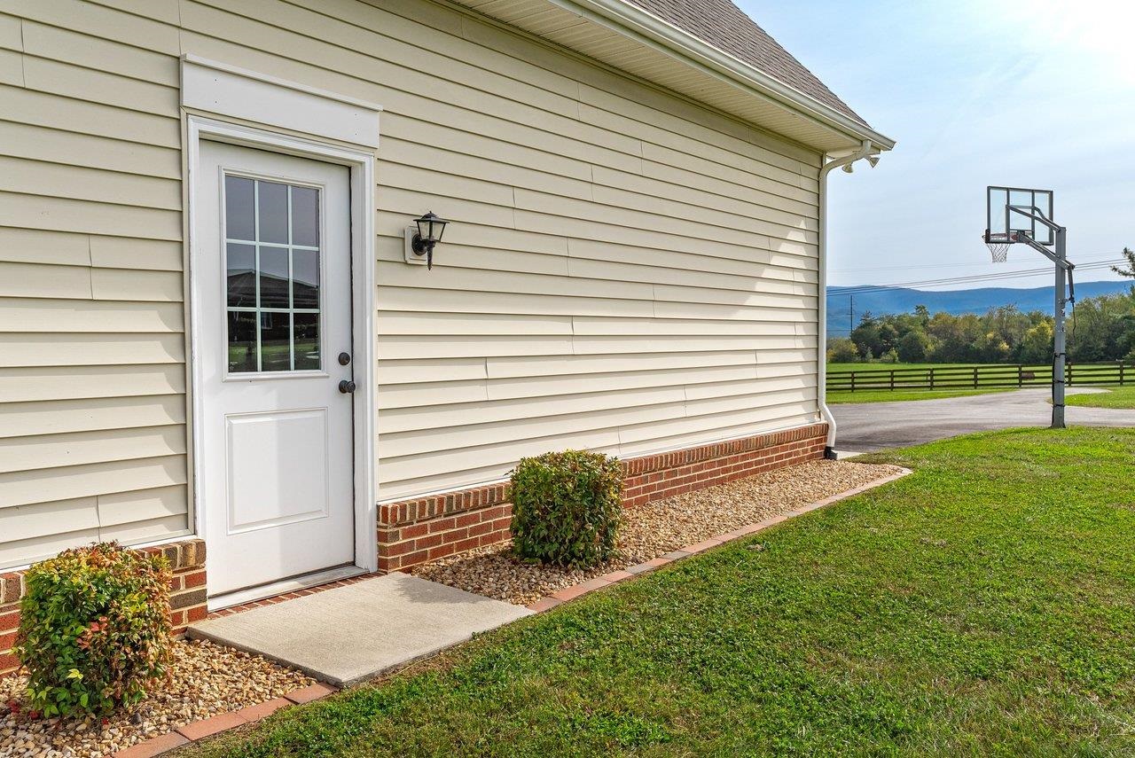 6869 EAST POINT RD, ELKTON, Virginia 22827, 4 Bedrooms Bedrooms, ,2 BathroomsBathrooms,Residential,6869 EAST POINT RD,683319 MLS # 683319 6869 EAST POINT RD, ELKTON, Virginia 22827, 4 Bedrooms Bedrooms, ,2 BathroomsBathrooms,Residential,6869 EAST POINT RD,683319 MLS # 683319