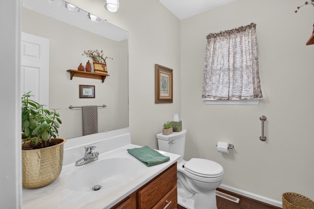 224 BRIDGEPORT DR, BRIDGEWATER, Virginia 22812, 4 Bedrooms Bedrooms, ,2 BathroomsBathrooms,Residential,224 BRIDGEPORT DR,683327 MLS # 683327
