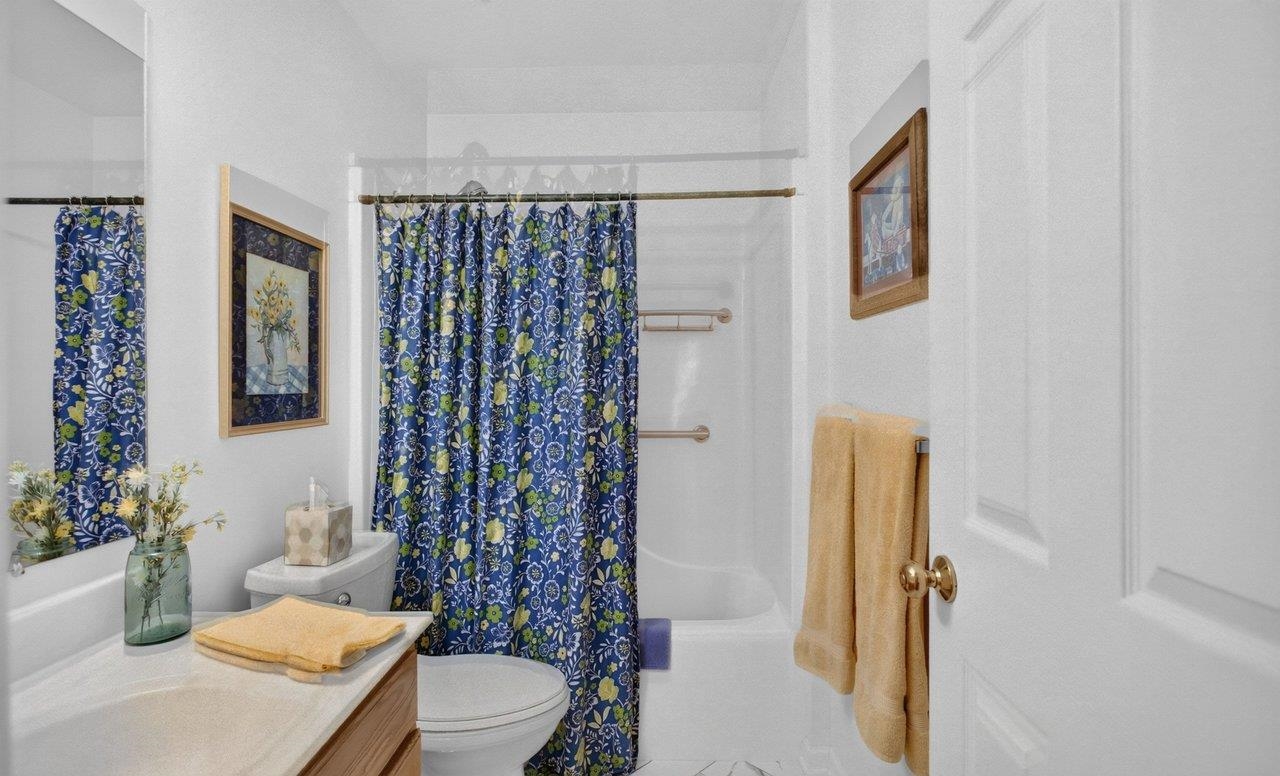 224 BRIDGEPORT DR, BRIDGEWATER, Virginia 22812, 4 Bedrooms Bedrooms, ,2 BathroomsBathrooms,Residential,224 BRIDGEPORT DR,683327 MLS # 683327