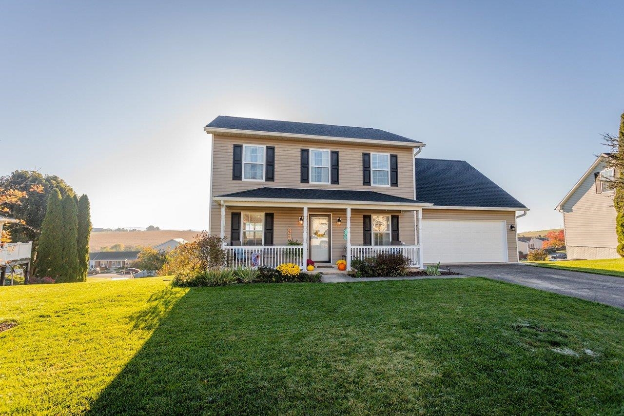 224 BRIDGEPORT DR, BRIDGEWATER, Virginia 22812, 4 Bedrooms Bedrooms, ,2 BathroomsBathrooms,Residential,224 BRIDGEPORT DR,683327 MLS # 683327