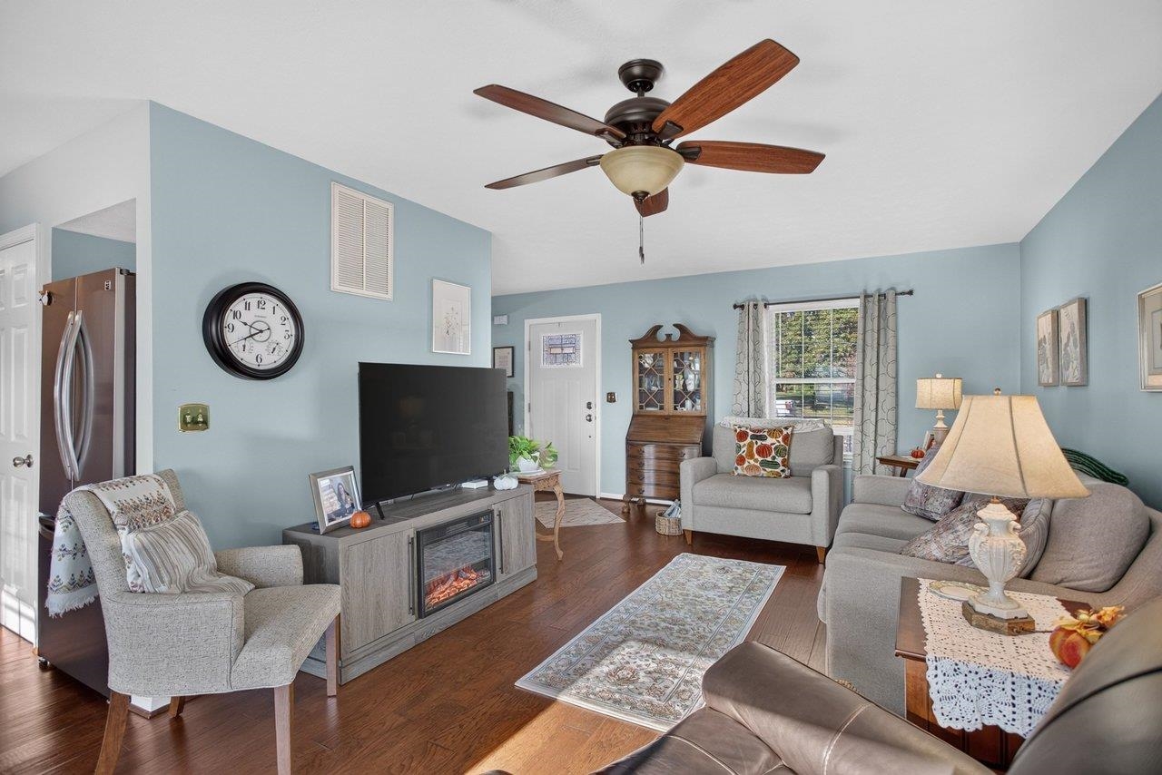 224 BRIDGEPORT DR, BRIDGEWATER, Virginia 22812, 4 Bedrooms Bedrooms, ,2 BathroomsBathrooms,Residential,224 BRIDGEPORT DR,683327 MLS # 683327