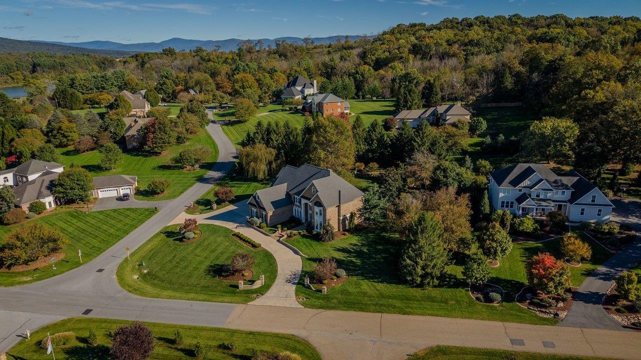 3409 LAKE POINTE DR, ROCKINGHAM, Virginia 22801, 5 Bedrooms Bedrooms, ,4 BathroomsBathrooms,Residential,3409 LAKE POINTE DR,683333 MLS # 683333 3409 LAKE POINTE DR, ROCKINGHAM, Virginia 22801, 5 Bedrooms Bedrooms, ,4 BathroomsBathrooms,Residential,3409 LAKE POINTE DR,683333 MLS # 683333