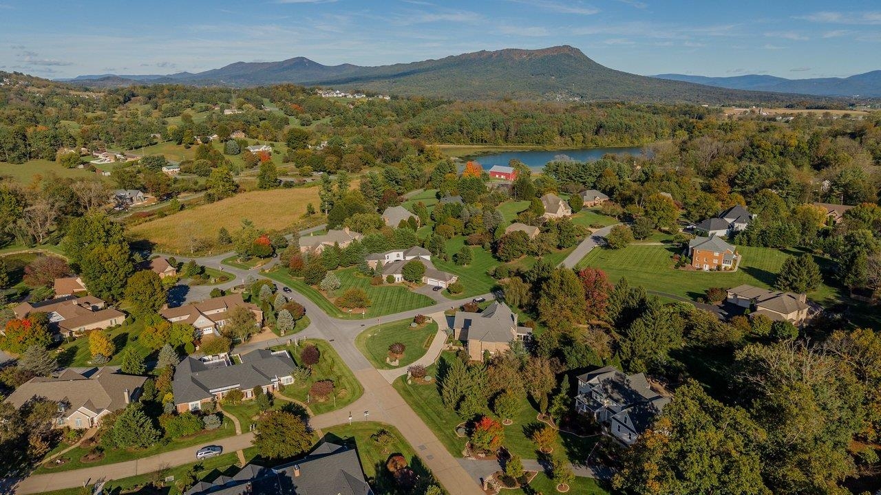 3409 LAKE POINTE DR, ROCKINGHAM, Virginia 22801, 5 Bedrooms Bedrooms, ,4 BathroomsBathrooms,Residential,3409 LAKE POINTE DR,683333 MLS # 683333 3409 LAKE POINTE DR, ROCKINGHAM, Virginia 22801, 5 Bedrooms Bedrooms, ,4 BathroomsBathrooms,Residential,3409 LAKE POINTE DR,683333 MLS # 683333