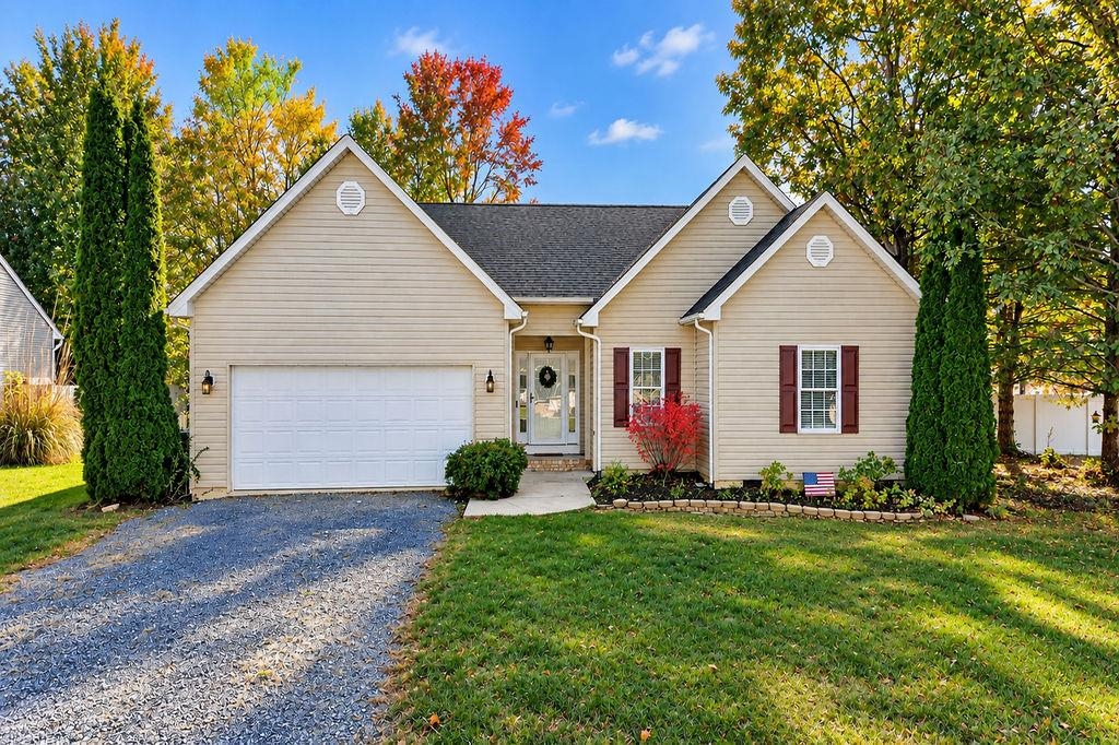 115 NORTHWOOD DR, WAYNESBORO, Virginia 22980, 3 Bedrooms Bedrooms, ,2 BathroomsBathrooms,Residential,115 NORTHWOOD DR,683338 MLS # 683338 115 NORTHWOOD DR, WAYNESBORO, Virginia 22980, 3 Bedrooms Bedrooms, ,2 BathroomsBathrooms,Residential,115 NORTHWOOD DR,683338 MLS # 683338