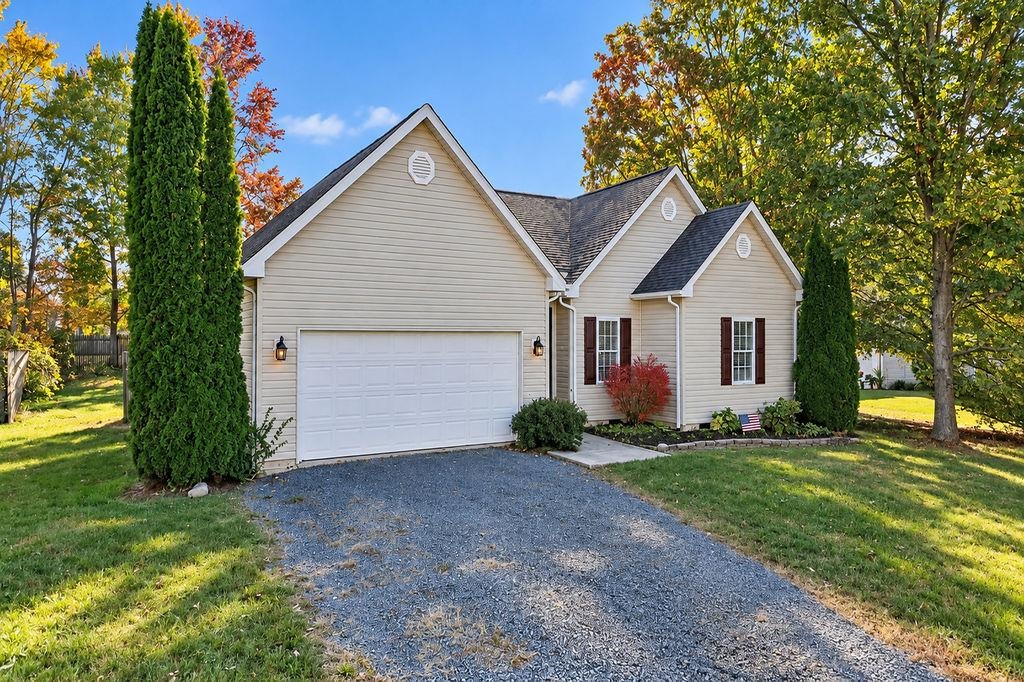 115 NORTHWOOD DR, WAYNESBORO, Virginia 22980, 3 Bedrooms Bedrooms, ,2 BathroomsBathrooms,Residential,115 NORTHWOOD DR,683338 MLS # 683338 115 NORTHWOOD DR, WAYNESBORO, Virginia 22980, 3 Bedrooms Bedrooms, ,2 BathroomsBathrooms,Residential,115 NORTHWOOD DR,683338 MLS # 683338