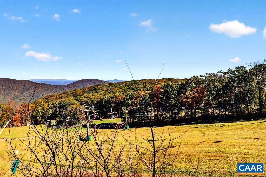 945 DIAMOND HILL CONDOS, WINTERGREEN RESORT, Virginia 22967, 2 Bedrooms Bedrooms, ,2 BathroomsBathrooms,Residential,Diamond Hill 945,945 DIAMOND HILL CONDOS,683342 MLS # 683342