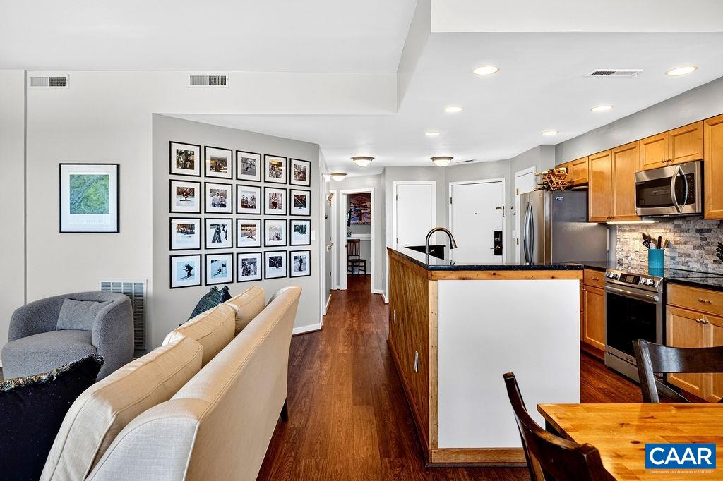 945 DIAMOND HILL CONDOS, WINTERGREEN RESORT, Virginia 22967, 2 Bedrooms Bedrooms, ,2 BathroomsBathrooms,Residential,Diamond Hill 945,945 DIAMOND HILL CONDOS,683342 MLS # 683342