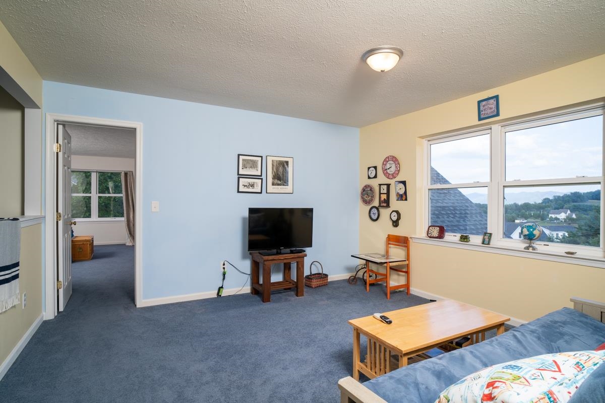 190 RIDGEMORE DR, RAPHINE, Virginia 24472, 4 Bedrooms Bedrooms, ,2 BathroomsBathrooms,Residential,190 RIDGEMORE DR,683344 MLS # 683344 190 RIDGEMORE DR, RAPHINE, Virginia 24472, 4 Bedrooms Bedrooms, ,2 BathroomsBathrooms,Residential,190 RIDGEMORE DR,683344 MLS # 683344