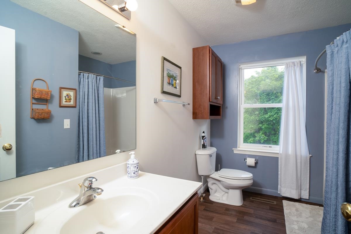 190 RIDGEMORE DR, RAPHINE, Virginia 24472, 4 Bedrooms Bedrooms, ,2 BathroomsBathrooms,Residential,190 RIDGEMORE DR,683344 MLS # 683344 190 RIDGEMORE DR, RAPHINE, Virginia 24472, 4 Bedrooms Bedrooms, ,2 BathroomsBathrooms,Residential,190 RIDGEMORE DR,683344 MLS # 683344