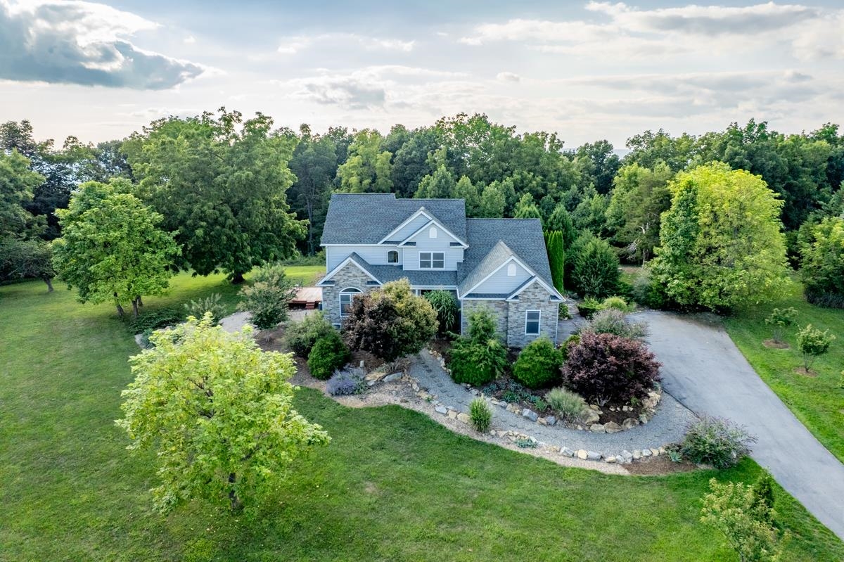 190 RIDGEMORE DR, RAPHINE, Virginia 24472, 4 Bedrooms Bedrooms, ,2 BathroomsBathrooms,Residential,190 RIDGEMORE DR,683344 MLS # 683344 190 RIDGEMORE DR, RAPHINE, Virginia 24472, 4 Bedrooms Bedrooms, ,2 BathroomsBathrooms,Residential,190 RIDGEMORE DR,683344 MLS # 683344