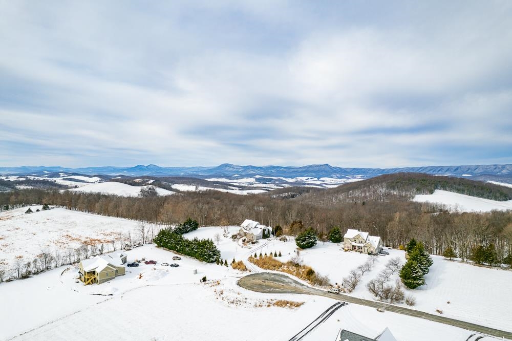 190 RIDGEMORE DR, RAPHINE, Virginia 24472, 4 Bedrooms Bedrooms, ,2 BathroomsBathrooms,Residential,190 RIDGEMORE DR,683344 MLS # 683344 190 RIDGEMORE DR, RAPHINE, Virginia 24472, 4 Bedrooms Bedrooms, ,2 BathroomsBathrooms,Residential,190 RIDGEMORE DR,683344 MLS # 683344