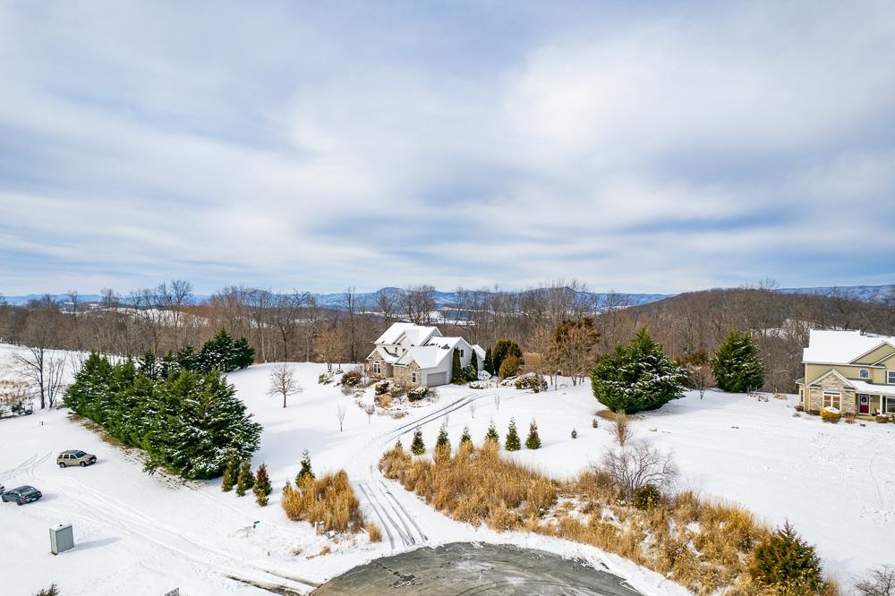 190 RIDGEMORE DR, RAPHINE, Virginia 24472, 4 Bedrooms Bedrooms, ,2 BathroomsBathrooms,Residential,190 RIDGEMORE DR,683344 MLS # 683344 190 RIDGEMORE DR, RAPHINE, Virginia 24472, 4 Bedrooms Bedrooms, ,2 BathroomsBathrooms,Residential,190 RIDGEMORE DR,683344 MLS # 683344