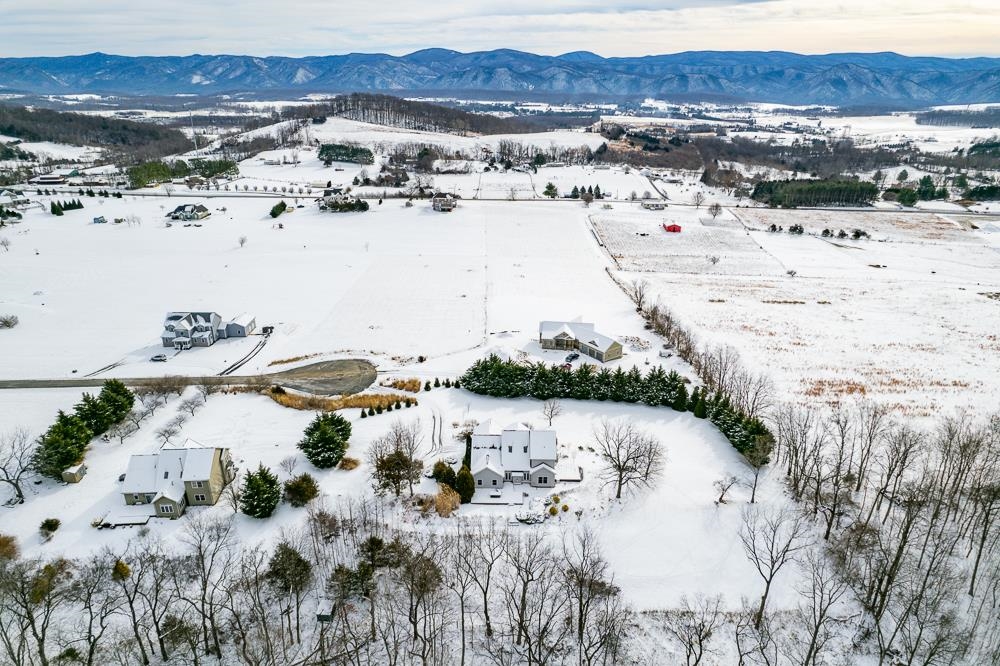 190 RIDGEMORE DR, RAPHINE, Virginia 24472, 4 Bedrooms Bedrooms, ,2 BathroomsBathrooms,Residential,190 RIDGEMORE DR,683344 MLS # 683344 190 RIDGEMORE DR, RAPHINE, Virginia 24472, 4 Bedrooms Bedrooms, ,2 BathroomsBathrooms,Residential,190 RIDGEMORE DR,683344 MLS # 683344