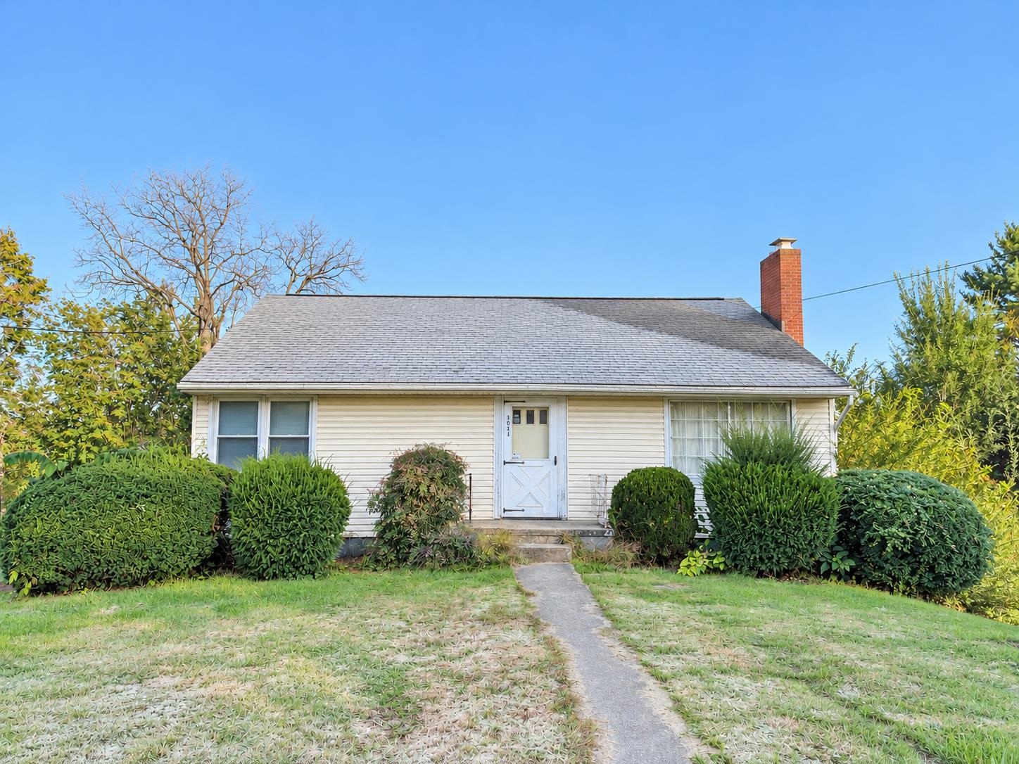 1041 MOORE ST, HARRISONBURG, Virginia 22802, 3 Bedrooms Bedrooms, ,2 BathroomsBathrooms,Residential,1041 MOORE ST,683345 MLS # 683345 1041 MOORE ST, HARRISONBURG, Virginia 22802, 3 Bedrooms Bedrooms, ,2 BathroomsBathrooms,Residential,1041 MOORE ST,683345 MLS # 683345