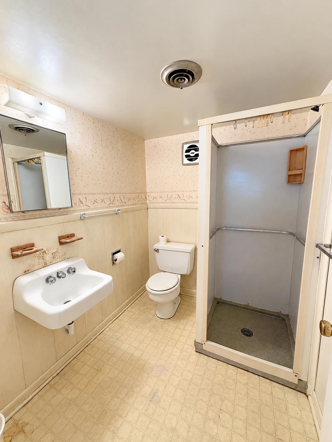 1041 MOORE ST, HARRISONBURG, Virginia 22802, 3 Bedrooms Bedrooms, ,2 BathroomsBathrooms,Residential,1041 MOORE ST,683345 MLS # 683345 1041 MOORE ST, HARRISONBURG, Virginia 22802, 3 Bedrooms Bedrooms, ,2 BathroomsBathrooms,Residential,1041 MOORE ST,683345 MLS # 683345