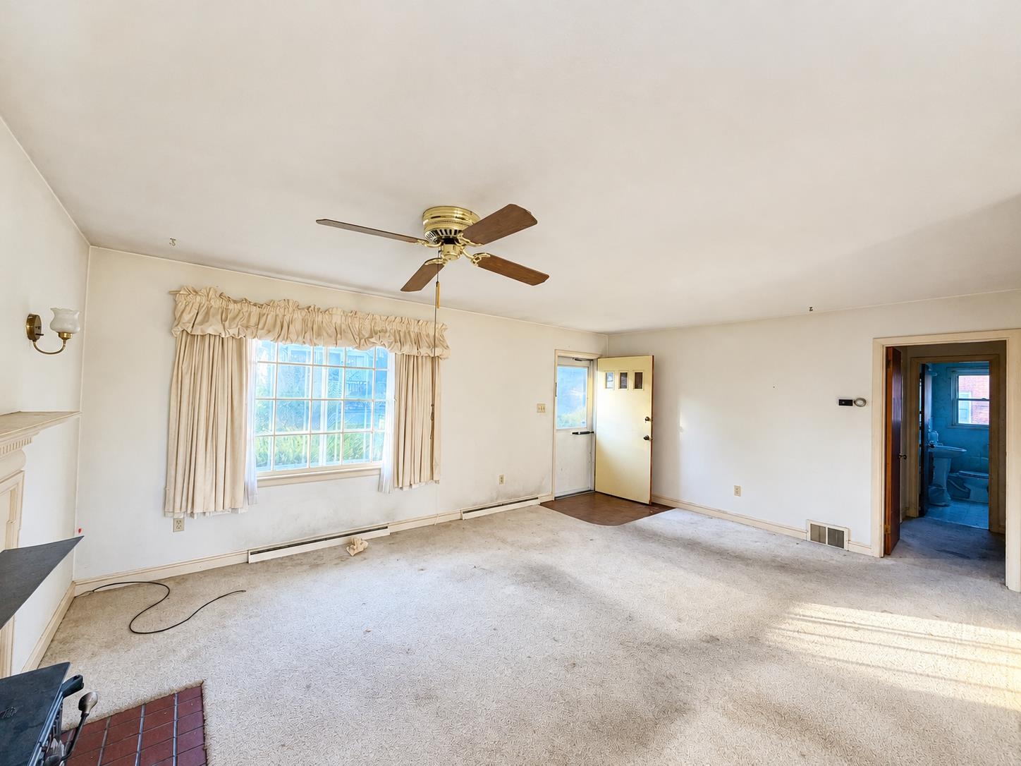 1041 MOORE ST, HARRISONBURG, Virginia 22802, 3 Bedrooms Bedrooms, ,2 BathroomsBathrooms,Residential,1041 MOORE ST,683345 MLS # 683345 1041 MOORE ST, HARRISONBURG, Virginia 22802, 3 Bedrooms Bedrooms, ,2 BathroomsBathrooms,Residential,1041 MOORE ST,683345 MLS # 683345