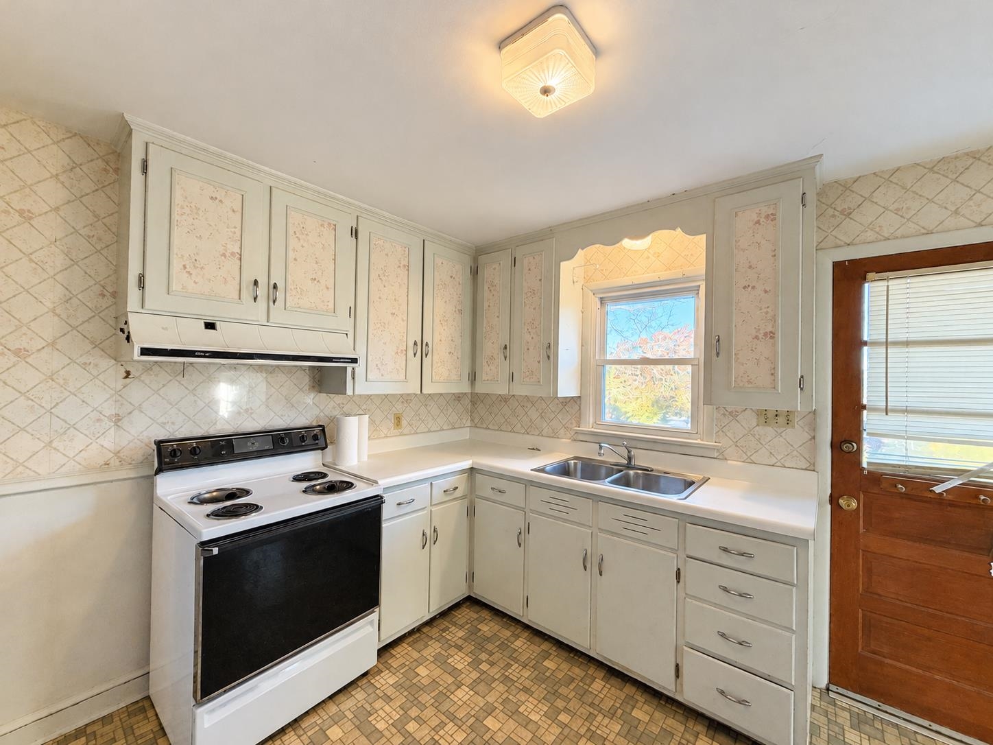 1041 MOORE ST, HARRISONBURG, Virginia 22802, 3 Bedrooms Bedrooms, ,2 BathroomsBathrooms,Residential,1041 MOORE ST,683345 MLS # 683345 1041 MOORE ST, HARRISONBURG, Virginia 22802, 3 Bedrooms Bedrooms, ,2 BathroomsBathrooms,Residential,1041 MOORE ST,683345 MLS # 683345