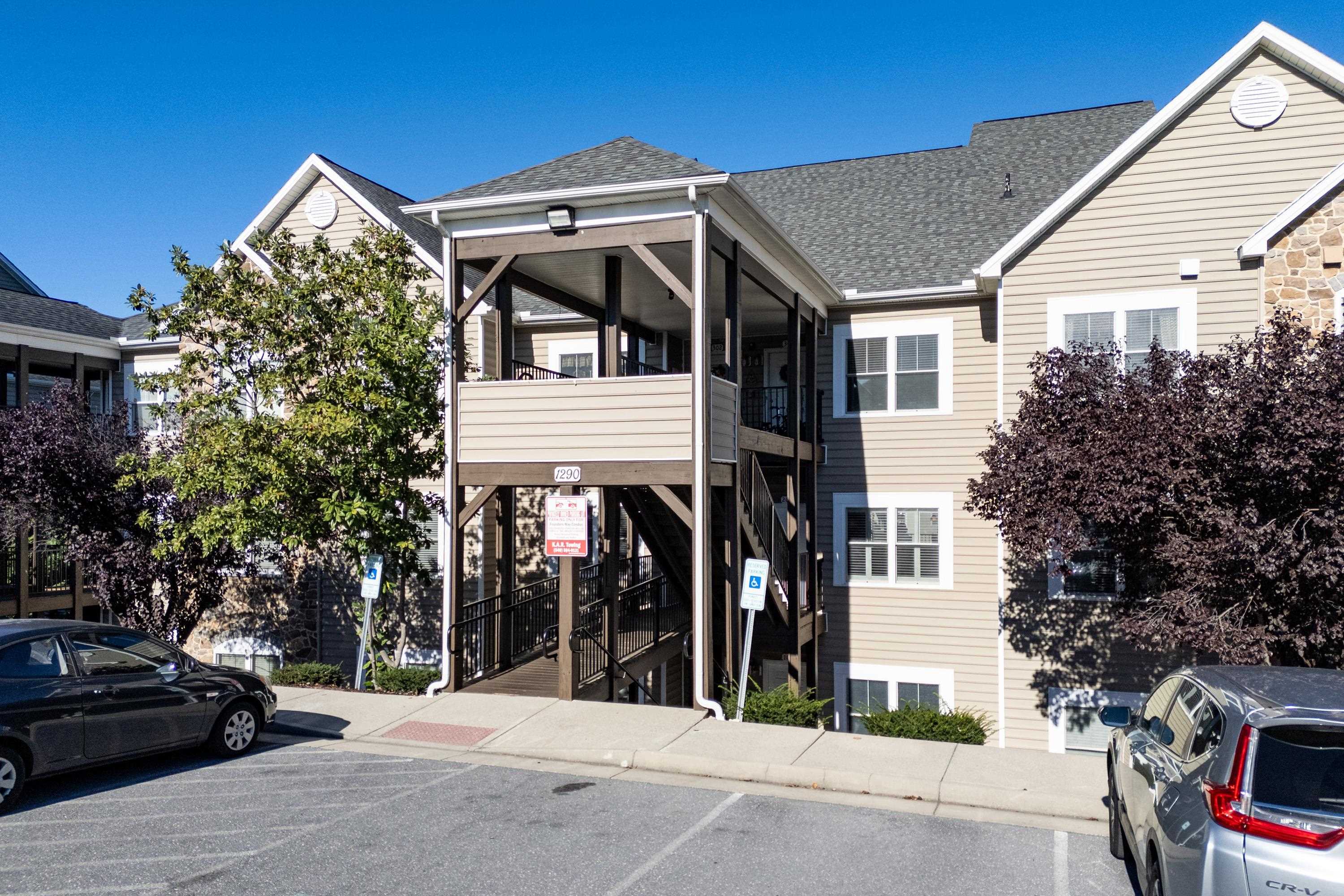 1290 CONSTITUTION CT, HARRISONBURG, Virginia 22802, 2 Bedrooms Bedrooms, ,2 BathroomsBathrooms,Residential,1290 CONSTITUTION CT,683362 MLS # 683362 1290 CONSTITUTION CT, HARRISONBURG, Virginia 22802, 2 Bedrooms Bedrooms, ,2 BathroomsBathrooms,Residential,1290 CONSTITUTION CT,683362 MLS # 683362