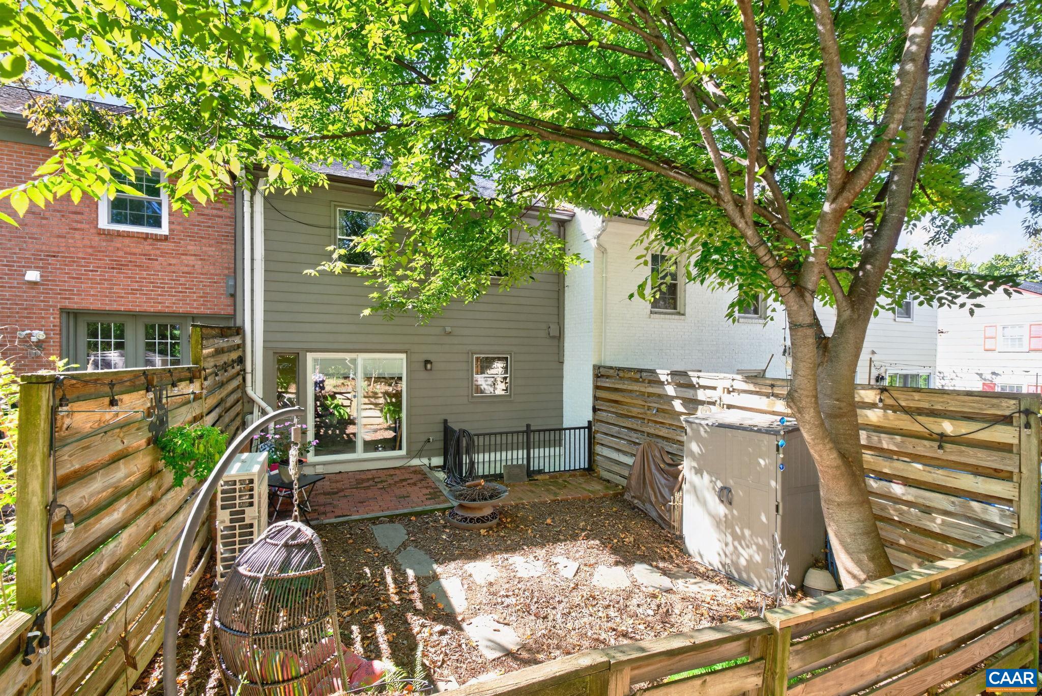 15 GEORGETOWN GREEN, CHARLOTTESVILLE, Virginia 22901, 4 Bedrooms Bedrooms, ,3 BathroomsBathrooms,Residential,15 GEORGETOWN GREEN,683364 MLS # 683364