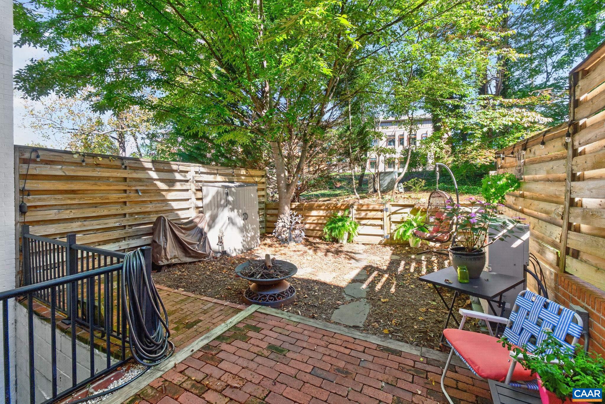 15 GEORGETOWN GREEN, CHARLOTTESVILLE, Virginia 22901, 4 Bedrooms Bedrooms, ,3 BathroomsBathrooms,Residential,15 GEORGETOWN GREEN,683364 MLS # 683364