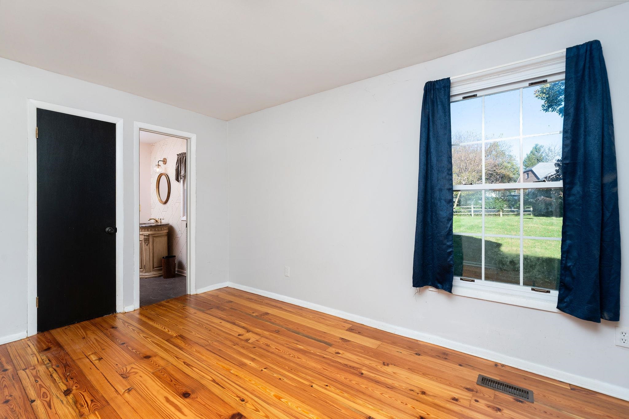 132 BROOK CT, WAYNESBORO, Virginia 22980, 3 Bedrooms Bedrooms, ,4 BathroomsBathrooms,Residential,132 BROOK CT,683366 MLS # 683366