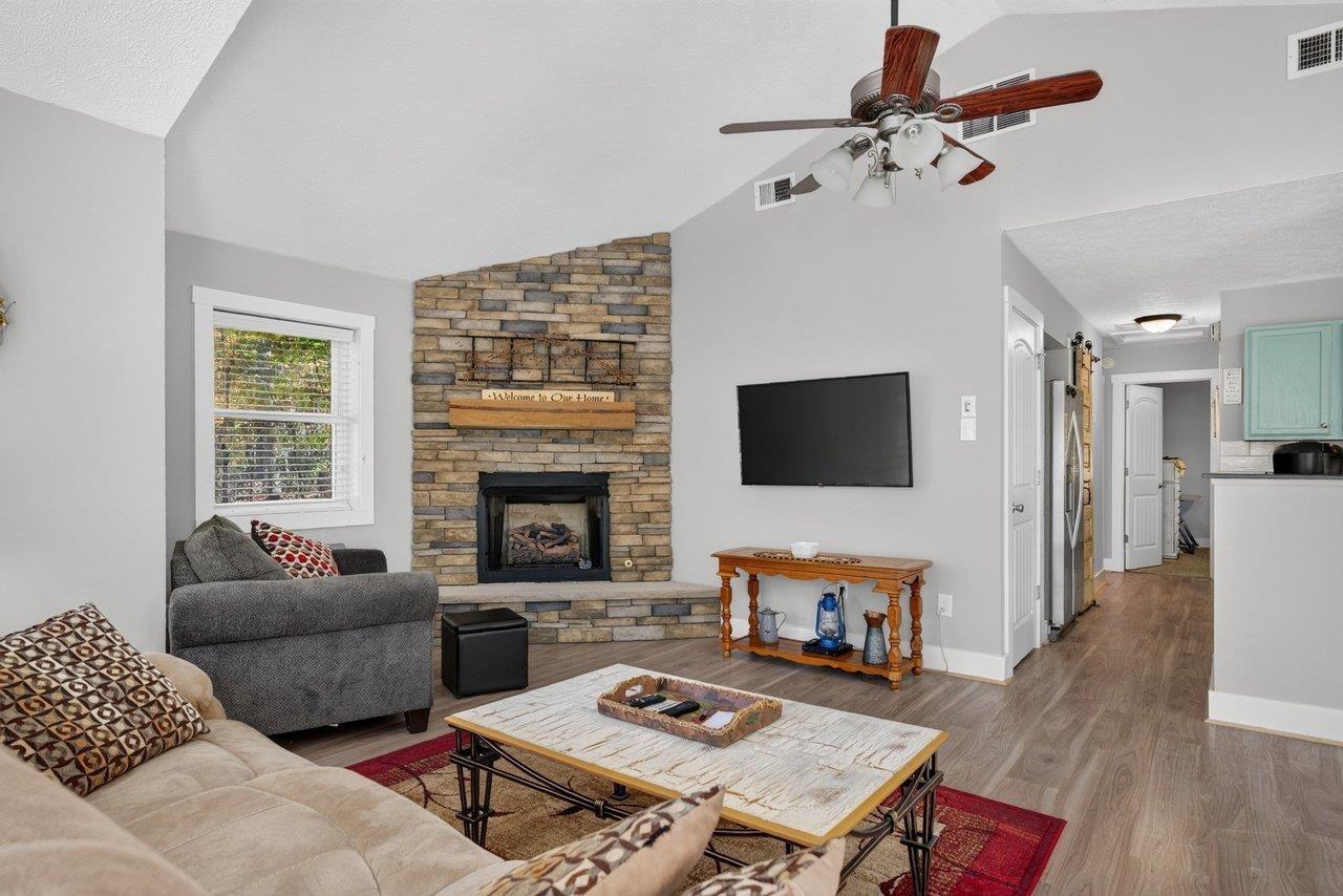 4704 PALMER RD, MCGAHEYSVILLE, Virginia 22840, 3 Bedrooms Bedrooms, ,2 BathroomsBathrooms,Residential,Mountain Hideaway,4704 PALMER RD,683368 MLS # 683368 4704 PALMER RD, MCGAHEYSVILLE, Virginia 22840, 3 Bedrooms Bedrooms, ,2 BathroomsBathrooms,Residential,Mountain Hideaway,4704 PALMER RD,683368 MLS # 683368