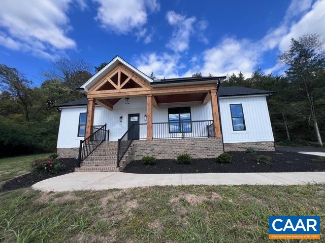 560 EAST MAIN ST, SCOTTSVILLE, Virginia 24590, 3 Bedrooms Bedrooms, ,2 BathroomsBathrooms,Residential,560 East Main St, Scottsville, VA 24590, Fluvanna ,560 EAST MAIN ST,683378 MLS # 683378