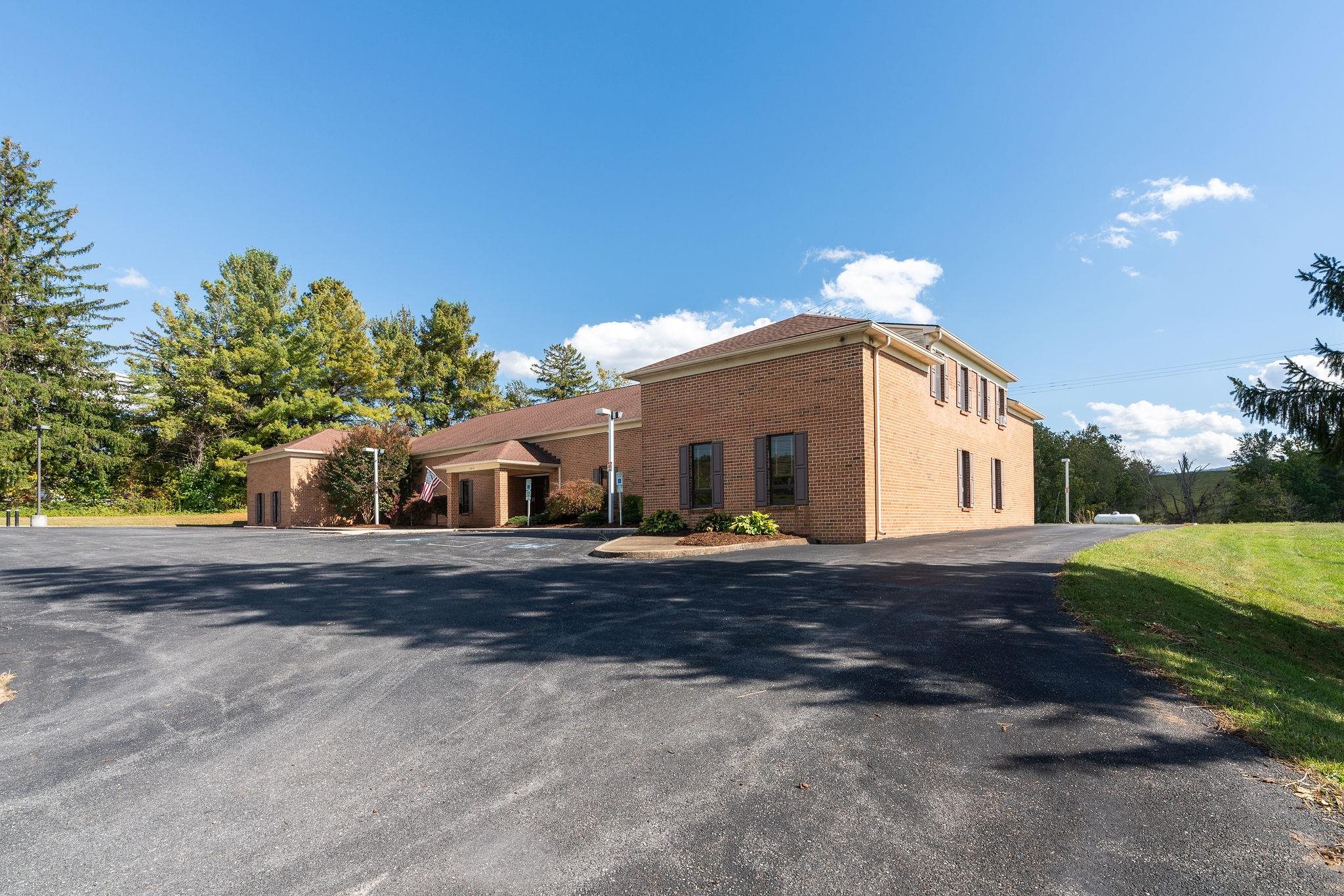 5874 N LEE HWY, FAIRFIELD, Virginia 24435, ,Commercial,5874 N LEE HWY,683409 MLS # 683409 5874 N LEE HWY, FAIRFIELD, Virginia 24435, ,Commercial,5874 N LEE HWY,683409 MLS # 683409