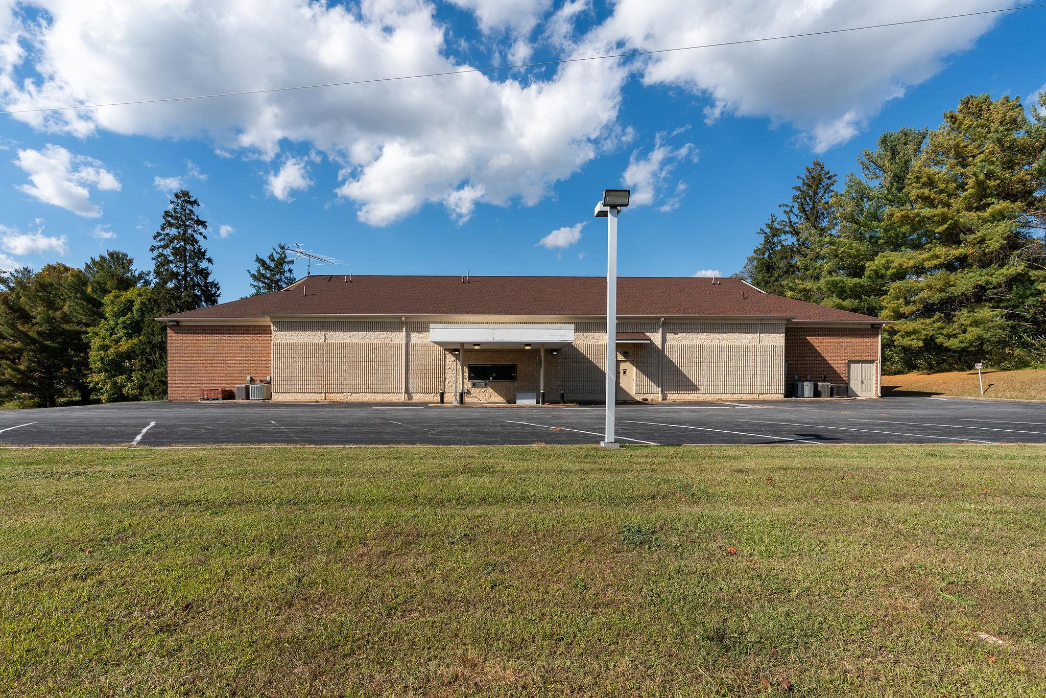 5874 N LEE HWY, FAIRFIELD, Virginia 24435, ,Commercial,5874 N LEE HWY,683409 MLS # 683409 5874 N LEE HWY, FAIRFIELD, Virginia 24435, ,Commercial,5874 N LEE HWY,683409 MLS # 683409
