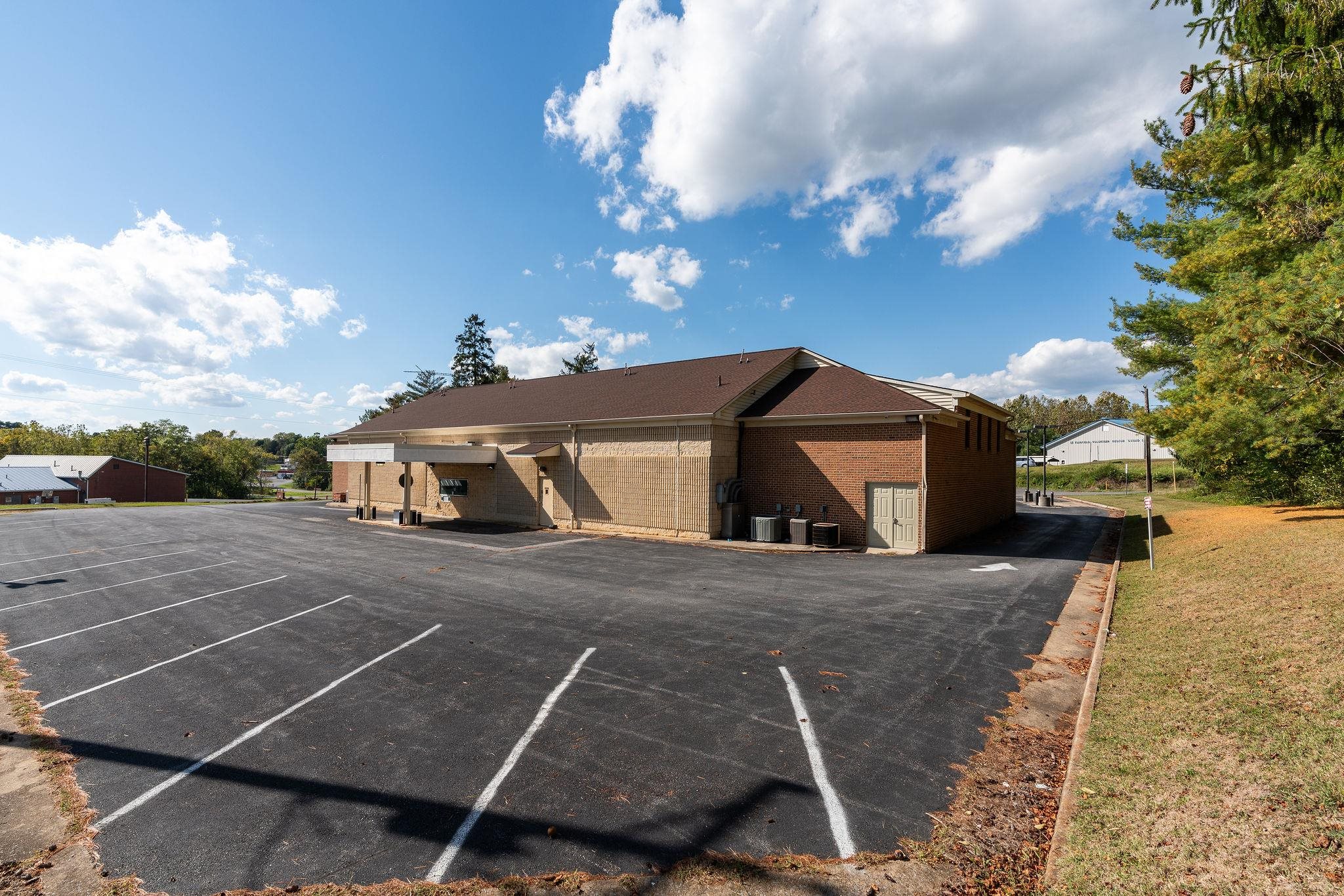 5874 N LEE HWY, FAIRFIELD, Virginia 24435, ,Commercial,5874 N LEE HWY,683409 MLS # 683409 5874 N LEE HWY, FAIRFIELD, Virginia 24435, ,Commercial,5874 N LEE HWY,683409 MLS # 683409