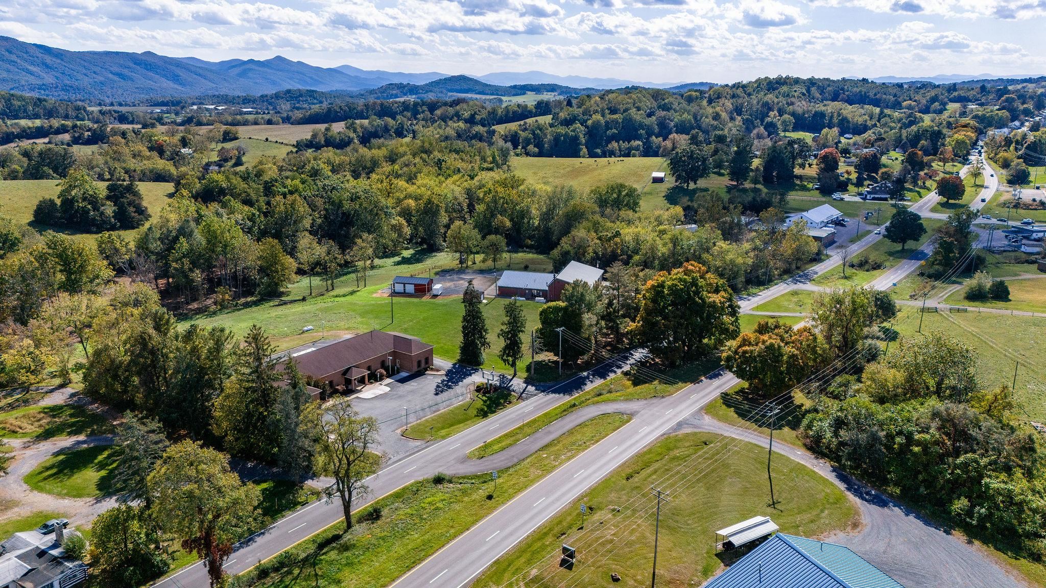 5874 N LEE HWY, FAIRFIELD, Virginia 24435, ,Commercial,5874 N LEE HWY,683409 MLS # 683409 5874 N LEE HWY, FAIRFIELD, Virginia 24435, ,Commercial,5874 N LEE HWY,683409 MLS # 683409