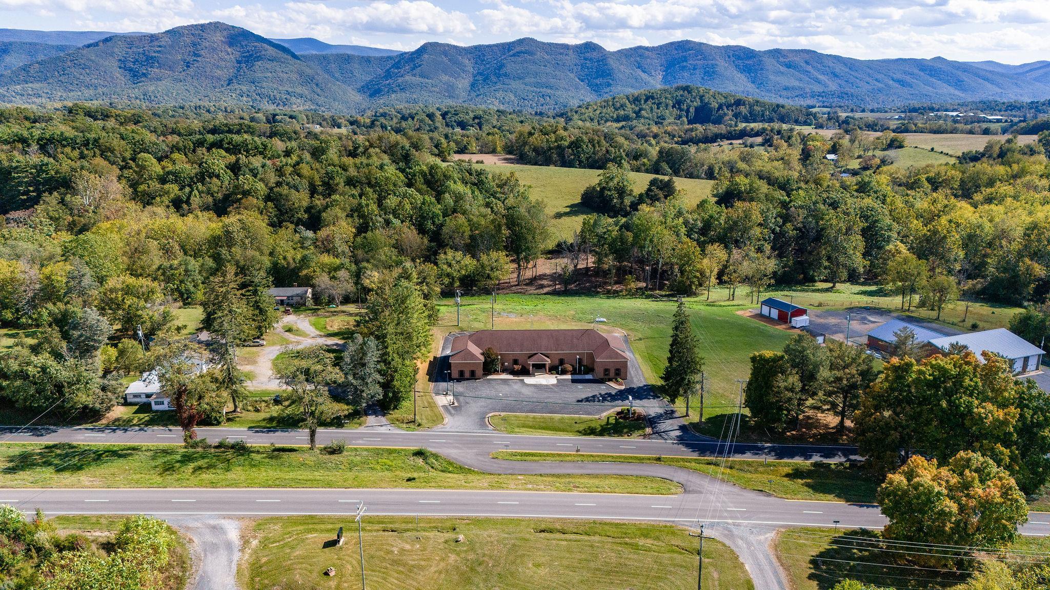 5874 N LEE HWY, FAIRFIELD, Virginia 24435, ,Commercial,5874 N LEE HWY,683409 MLS # 683409 5874 N LEE HWY, FAIRFIELD, Virginia 24435, ,Commercial,5874 N LEE HWY,683409 MLS # 683409