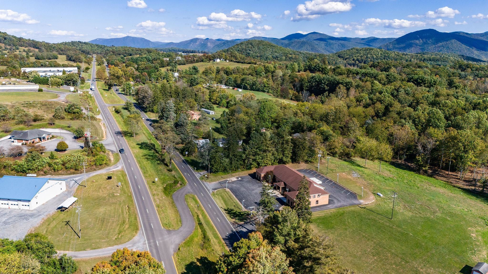 5874 N LEE HWY, FAIRFIELD, Virginia 24435, ,Commercial,5874 N LEE HWY,683409 MLS # 683409 5874 N LEE HWY, FAIRFIELD, Virginia 24435, ,Commercial,5874 N LEE HWY,683409 MLS # 683409
